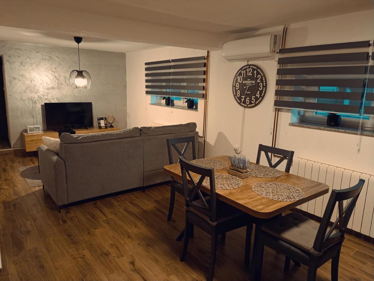 Ferienwohnung Kod Dida Gospić Exterior foto