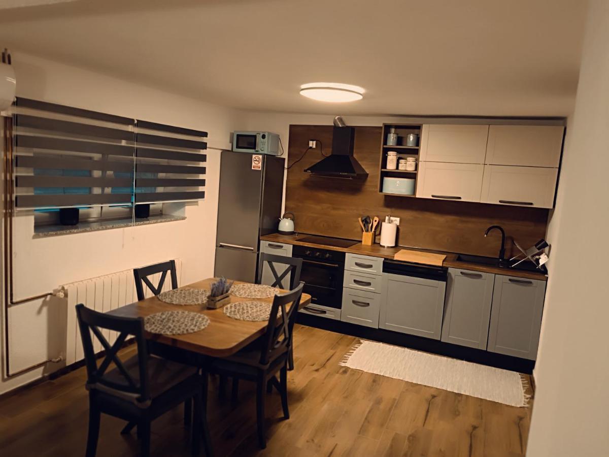 Ferienwohnung Kod Dida Gospić Exterior foto